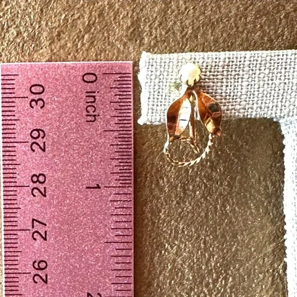 Vintage 1/20 12K Gold-Filled Screw Back Earrings With Twisted Loop & Leaf Design - Picture 4 of 10